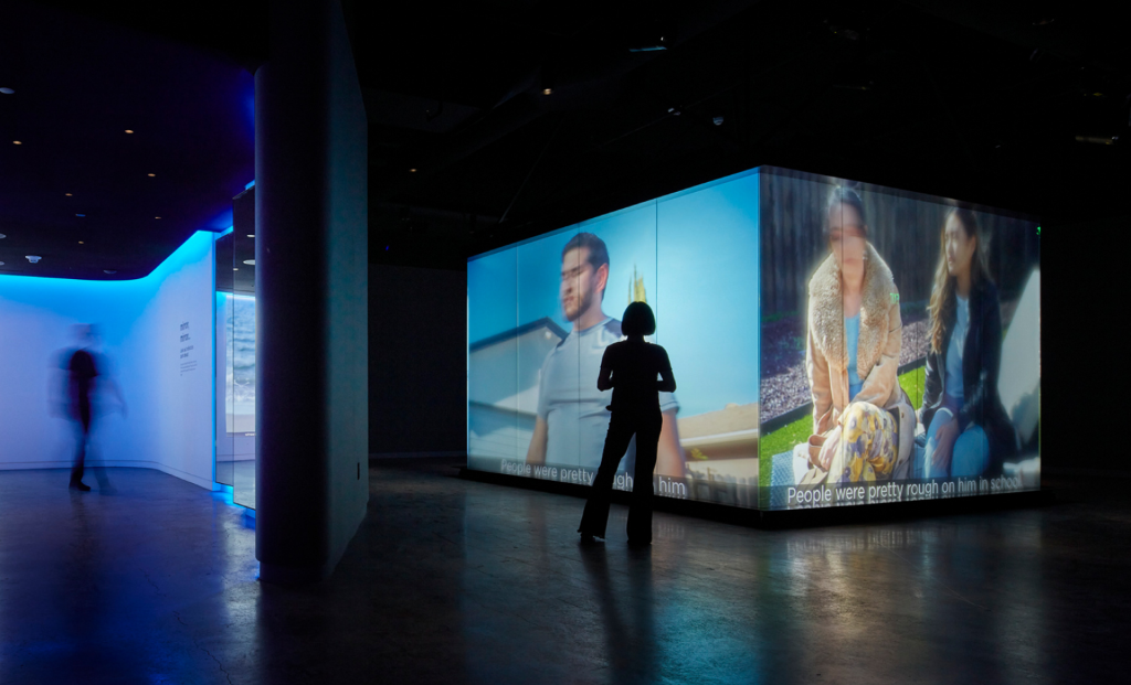 Social Lab - screens within experience