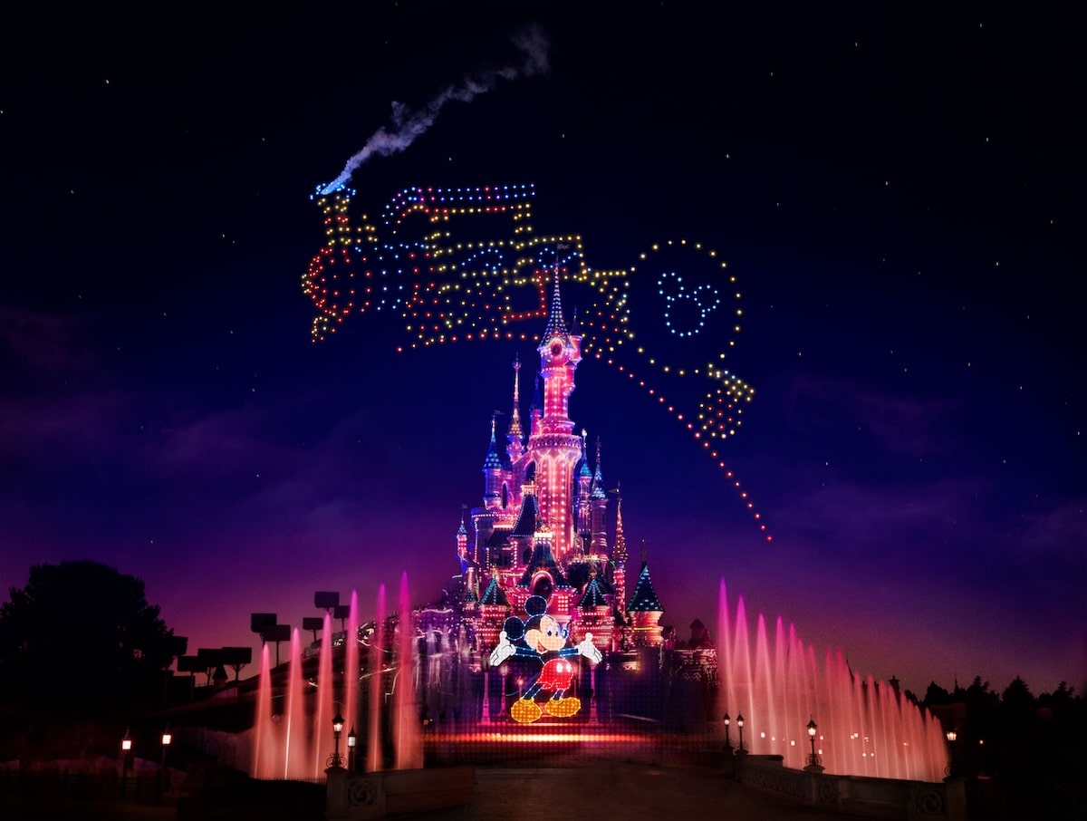 Disney Electrical Sky Parade - Disneyland Paris