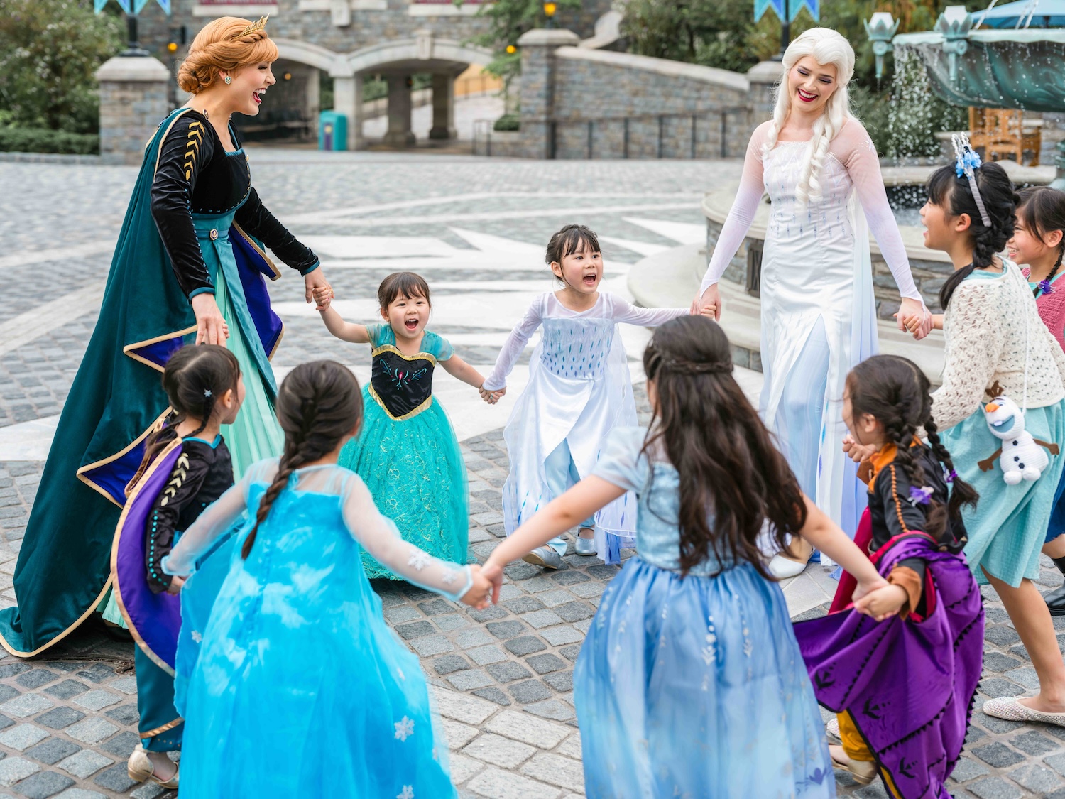 HKDL world of frozen