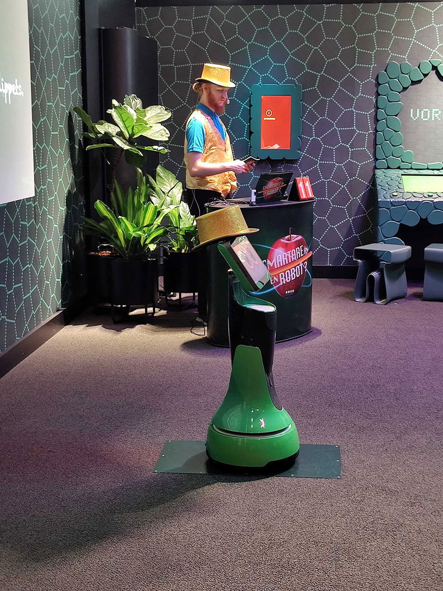 RoboGuide - Your Social Interactive Guide Robot Dyno Robotics blooloop Innovation Awards