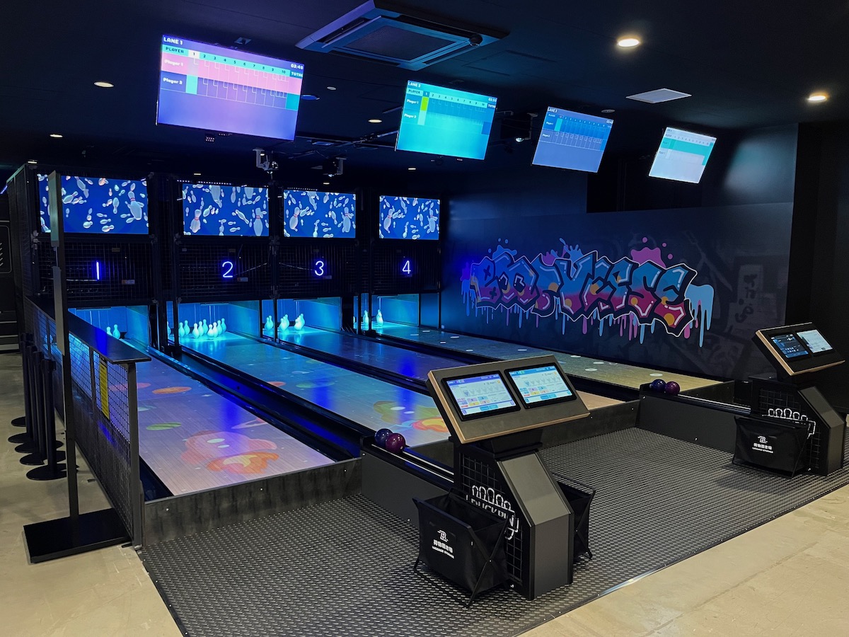 funk platform for bowling